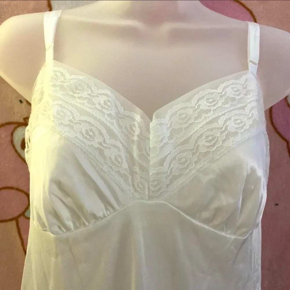 ☆ vintage white satin lace trim slip dress with adjustable straps ☆ - Picture 5 of 8